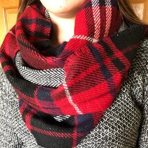 Reversible scarf